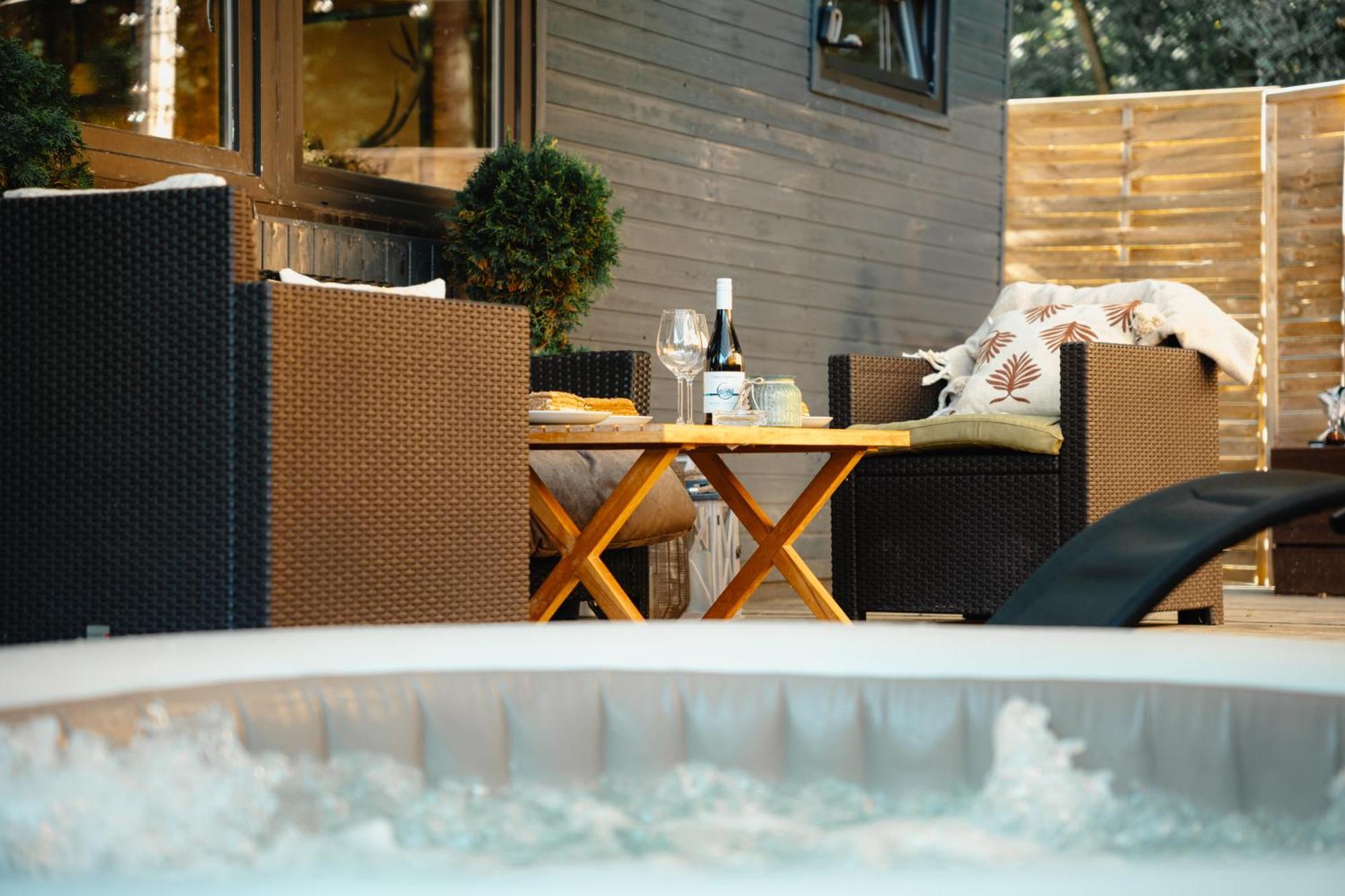 Rehenice Secret Lake Prag Magic Place Relaxation& Wellness מראה חיצוני תמונה
