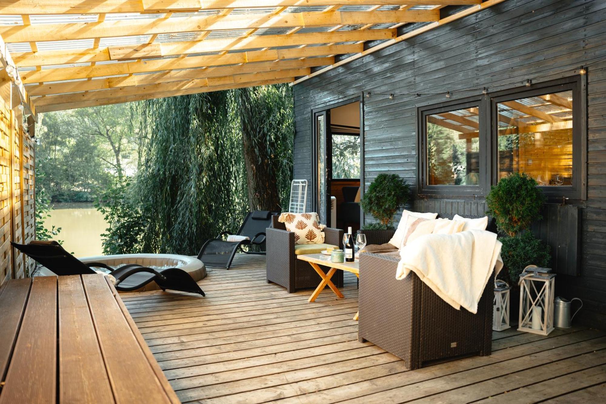 Rehenice Secret Lake Prag Magic Place Relaxation& Wellness מראה חיצוני תמונה